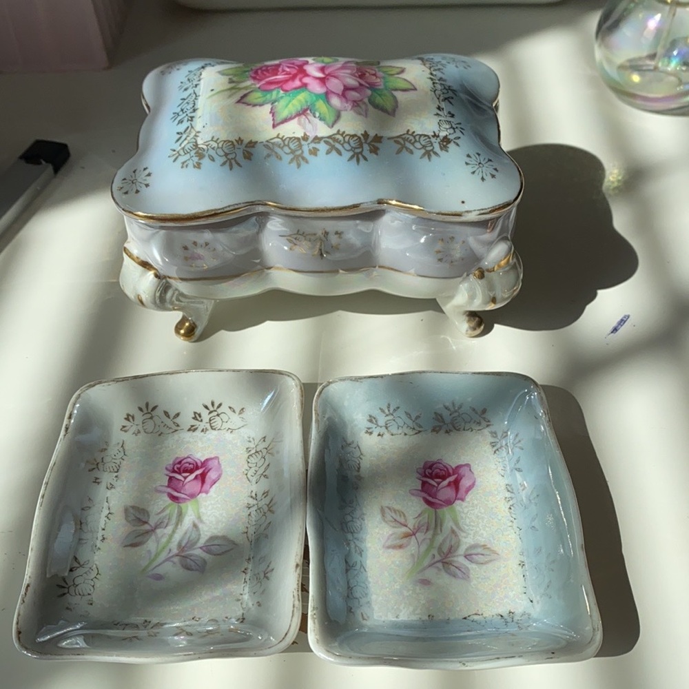 Royal Halsey trinket box and petite dishes